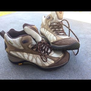 Merrell Siren waterproof mid brown / sage hiking boots shoes Women’s 9.5
